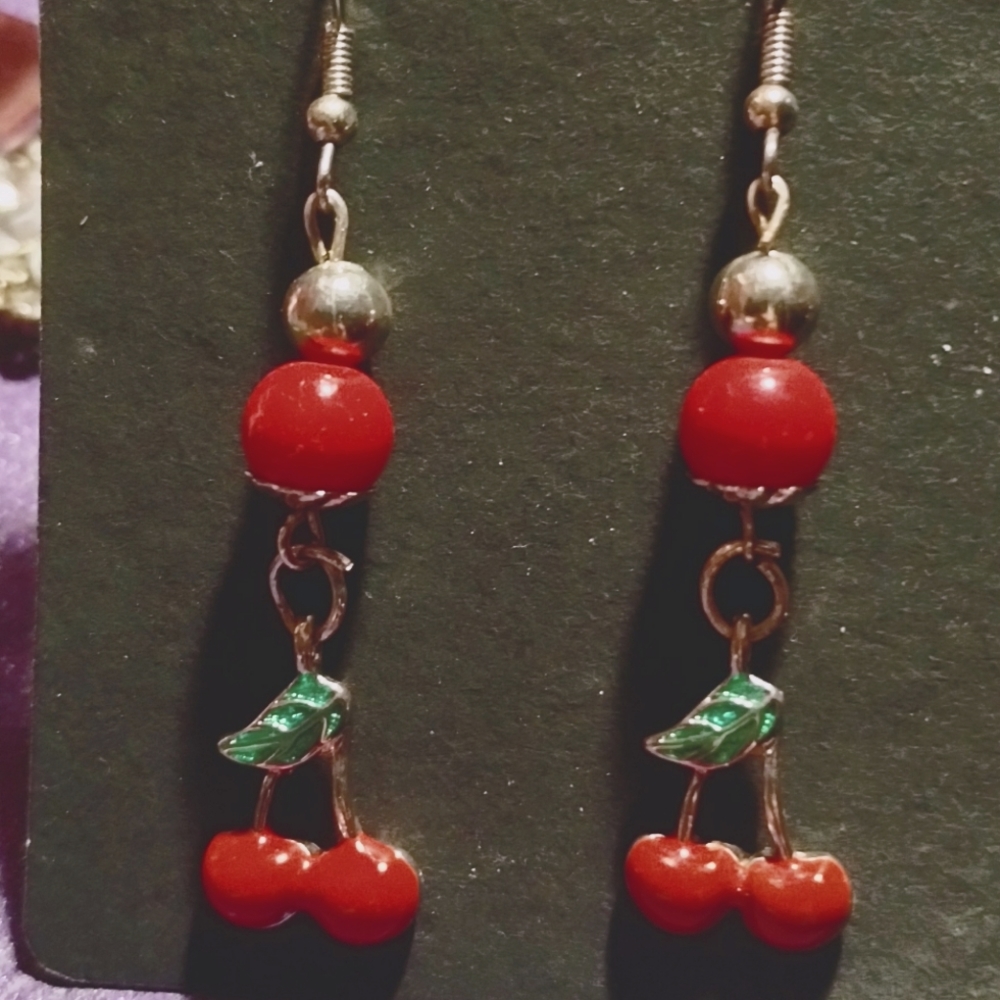 Cherry dangles silver